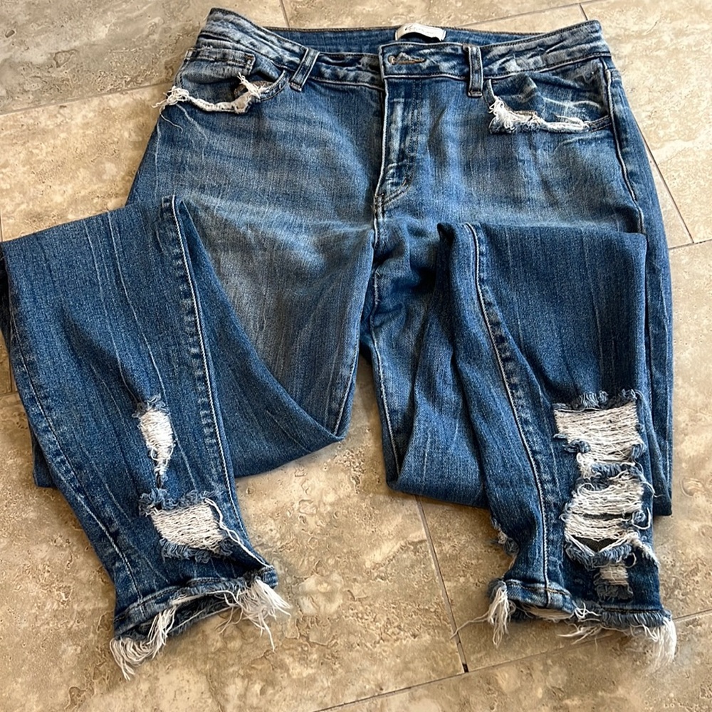 EUC KanCan mid-rise skinny, curvy cut Jeans. Long length.